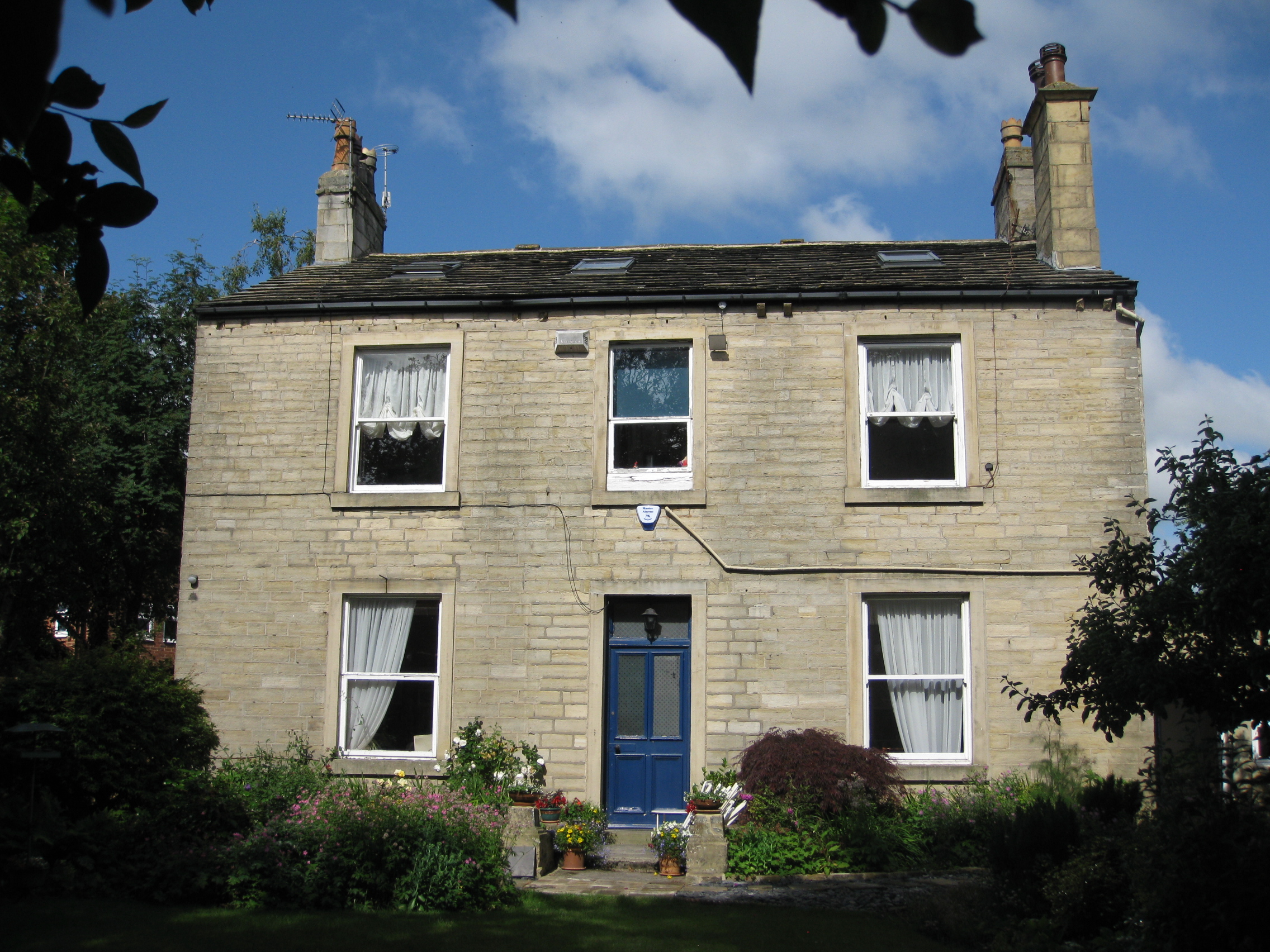 Waterloo Lodge - garden side